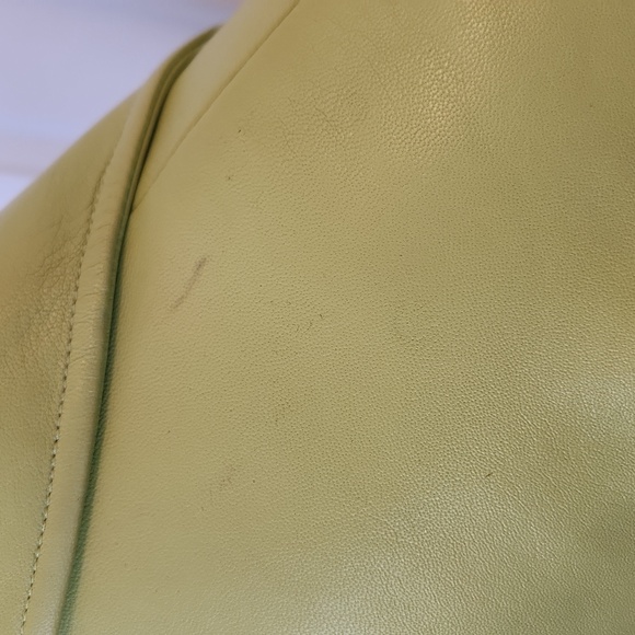 St John 100% Leather Blazer in a beautiful vibrant green. - Picture 8 of 12